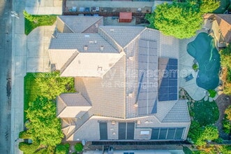 1621 E Ticonderoga Dr in Fresno, CA - Building Photo - Building Photo
