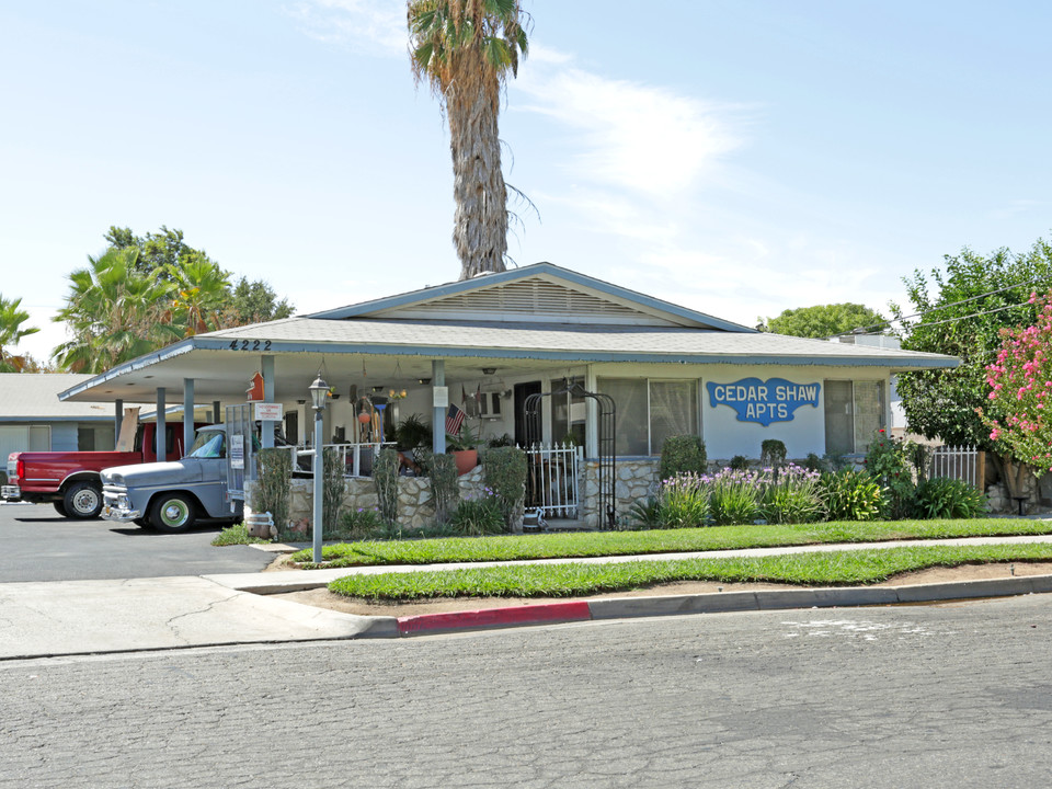 4222 E Sierra Madre Ave in Fresno, CA - Foto de edificio