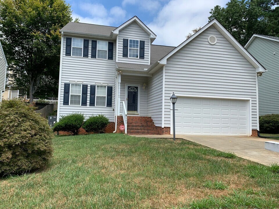 2405 Horizon Hike Ct in Raleigh, NC - Building Photo