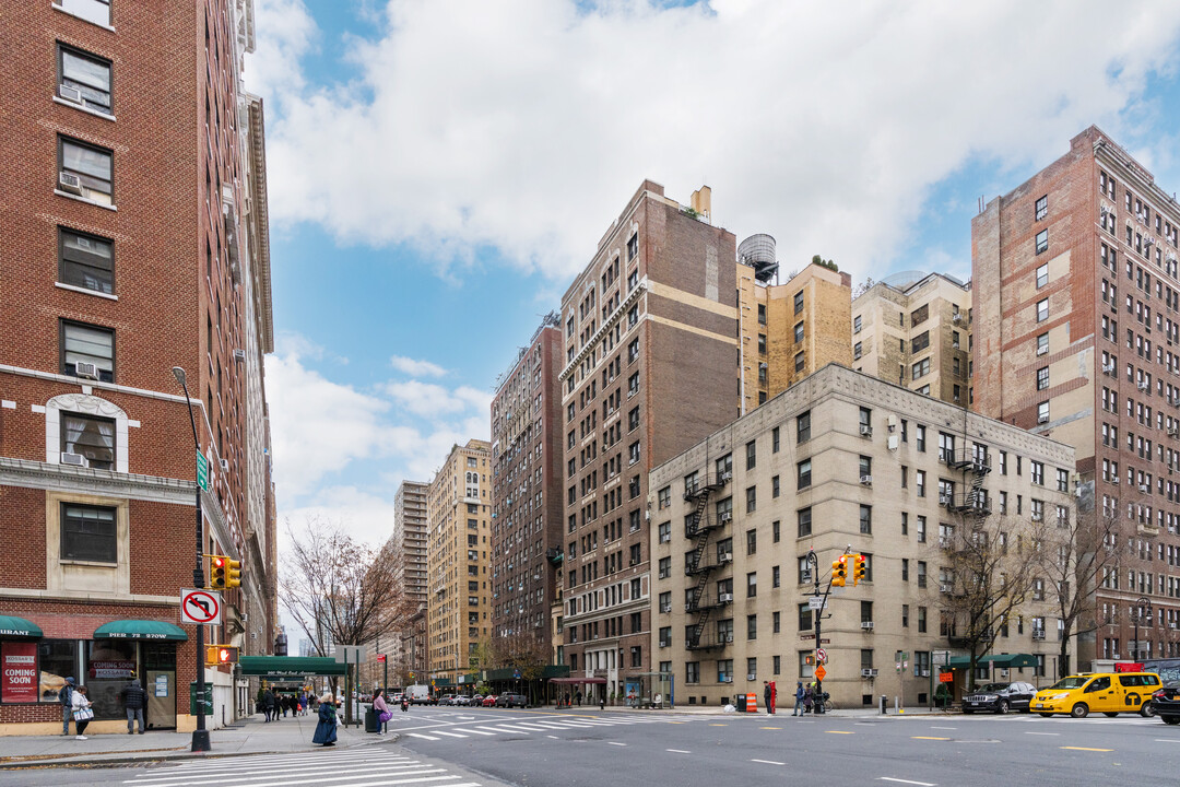 255 W West End Ave in New York, NY - Foto de edificio