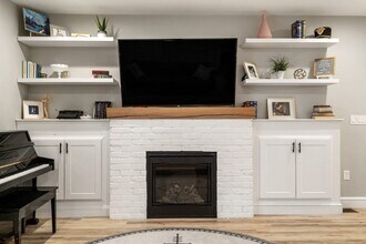 142 W 8th St, Unit 142 W 8th #1 in Boston, MA - Foto de edificio - Building Photo