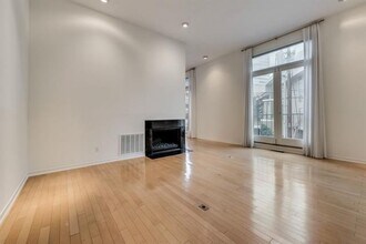 3730 Holland Ave in Dallas, TX - Building Photo - Building Photo