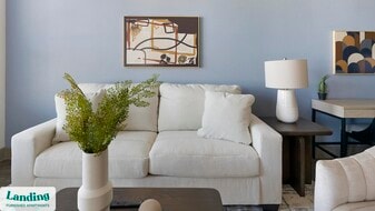 300 Enclave Dr in Conroe, TX - Building Photo