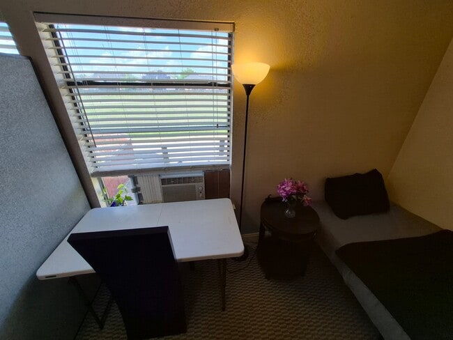 5611 Aberdeen Dr in Richardson, TX - Foto de edificio - Building Photo