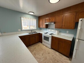 490 5th Ave in Coos Bay, OR - Building Photo - Building Photo