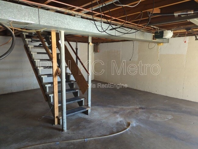 property at 526 E Walnut St