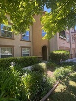 5350 Dunlay Dr in Sacramento, CA - Building Photo