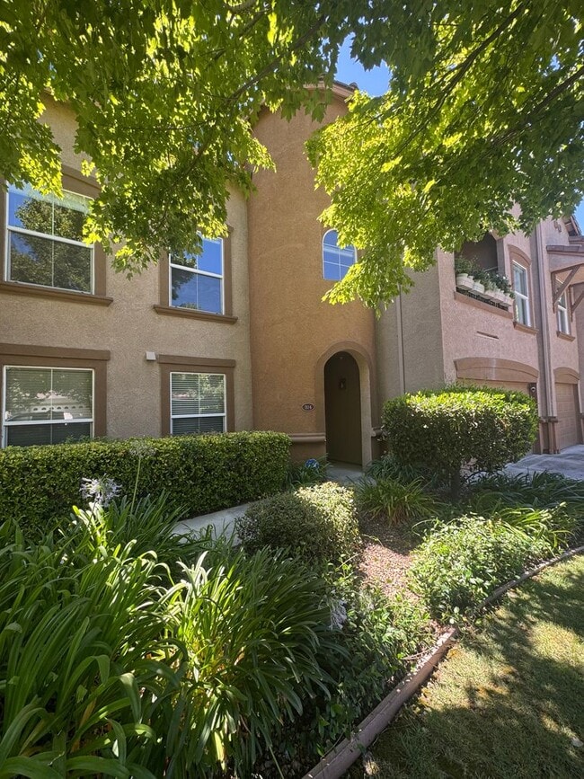 property at 5350 Dunlay Dr
