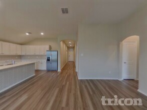 2557 Hadley St in Weatherford, TX - Foto de edificio - Building Photo