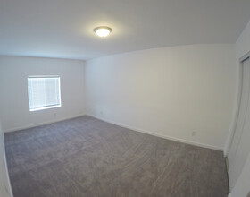 562-564 11th St in Imperial Beach, CA - Building Photo - Interior Photo