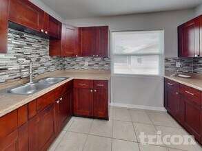 1707 W Hanlon St in Tampa, FL - Building Photo - Building Photo