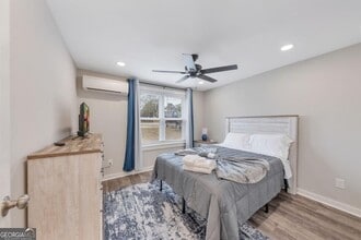 243 N Georgia Ave in Bremen, GA - Foto de edificio - Building Photo