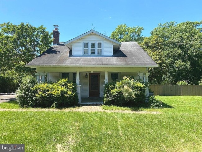 property at 10304 Gunston Rd