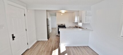 390-392 W Cherry Ln in Dallastown, PA - Building Photo - Building Photo