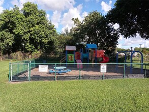 2944 E Missionwood Ln in Miramar, FL - Foto de edificio - Building Photo