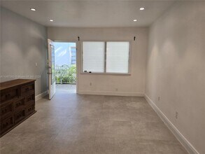 835 Meridian Ave in Miami Beach, FL - Building Photo - Building Photo