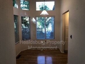 1304 Foothill Dr in Healdsburg, CA - Building Photo - Building Photo
