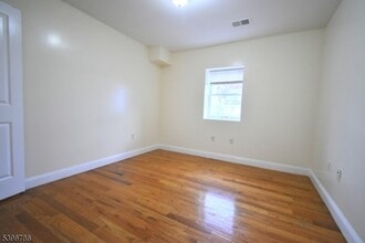 232 Shephard Ave in Newark, NJ - Building Photo - Building Photo