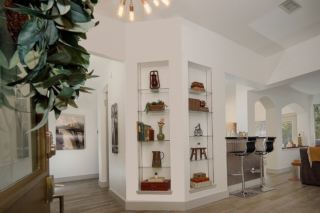 property at 182 N Valley Oaks Cir