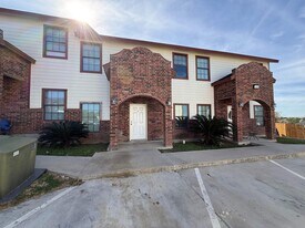4246 Dorel Dr in Laredo, TX - Building Photo