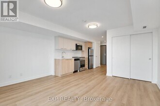 19 Robinson Ave in Ottawa, ON - Building Photo - Building Photo