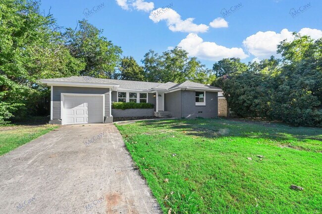 2517 Tisinger Ave in Dallas, TX - Building Photo - Building Photo