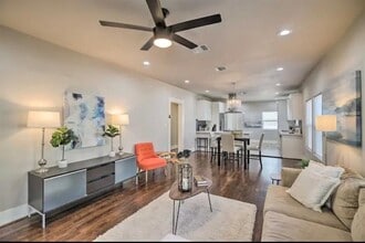 5224 Leeland St in Houston, TX - Foto de edificio - Building Photo