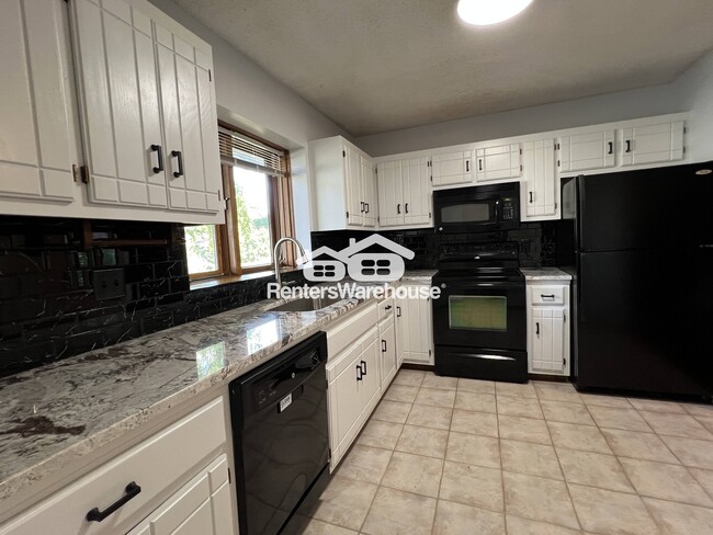 13100 Vernon Ave in Savage, MN - Building Photo - Building Photo