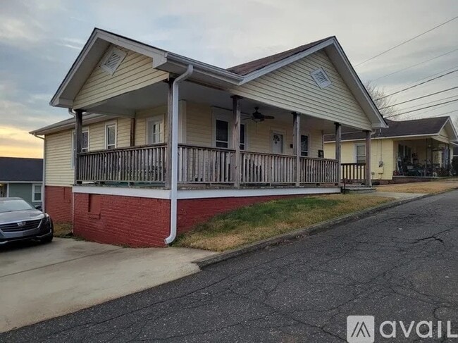 295 Thirteenth St in Cramerton, NC - Building Photo - Building Photo