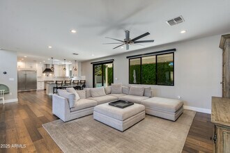 3821 E Devonshire Ave in Phoenix, AZ - Building Photo - Building Photo