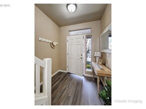 1412 NE Alexandria Pl in Hillsboro, OR - Building Photo - Building Photo