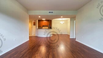 12140 Moorpark St in Studio City, CA - Building Photo