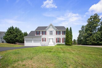 4001 Mossy Bank Ln in Fredericksburg, VA - Building Photo - Building Photo