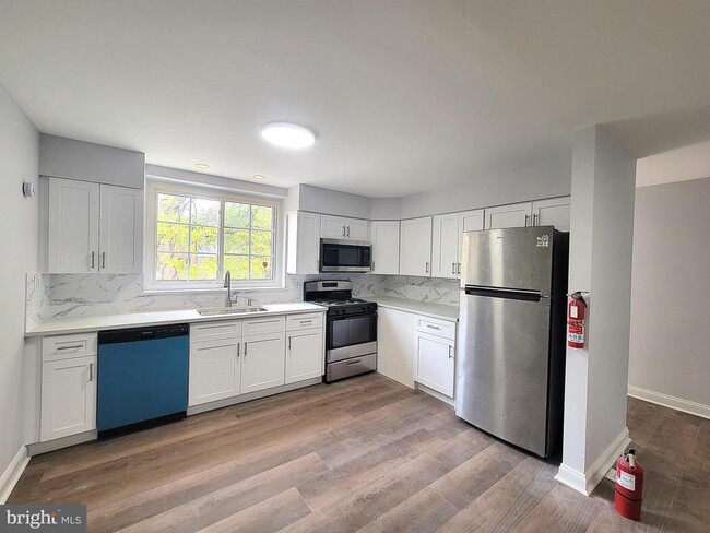 property at 122 Laureba Ave