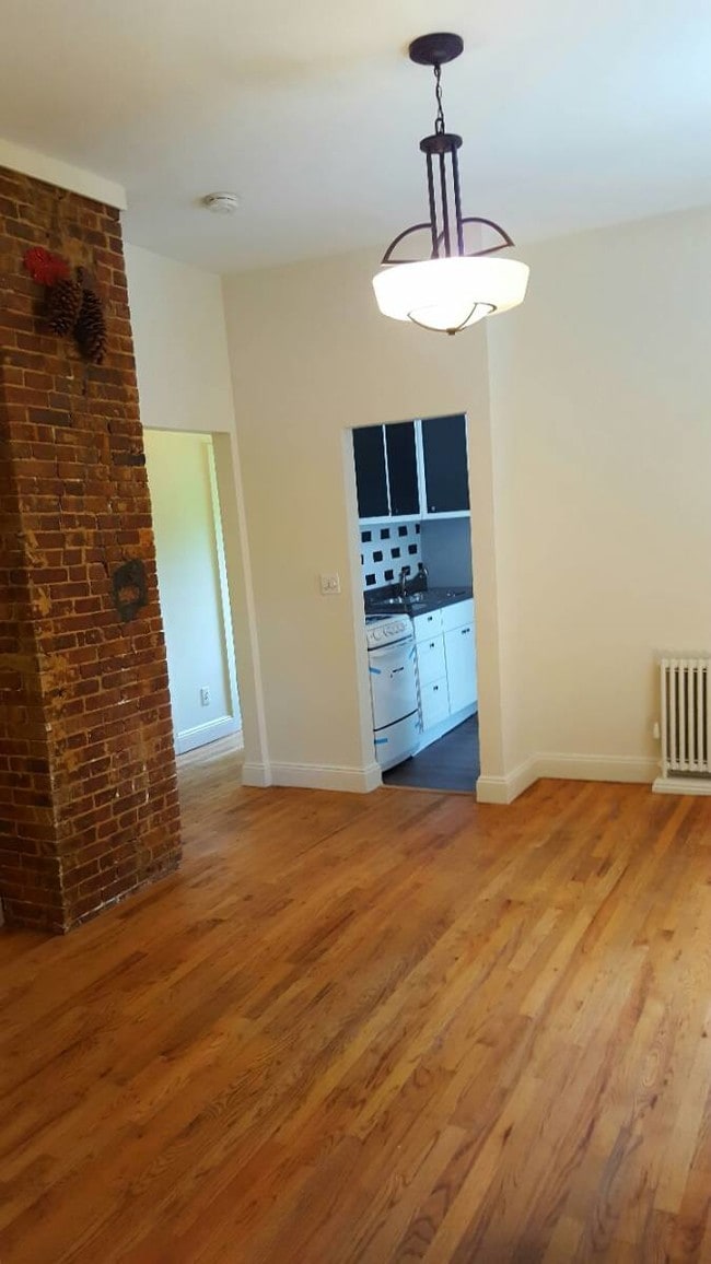 property at 420 Littleworth Ln