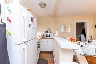 10 Clinton St-Unit -4 in Taunton, MA - Foto de edificio - Building Photo