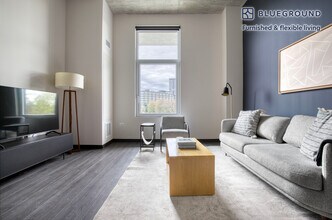 150 N Ashland Ave in Chicago, IL - Building Photo - Building Photo