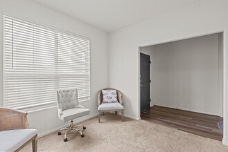 7319 W Pile Ranch Rd in Odessa, TX - Foto de edificio - Building Photo