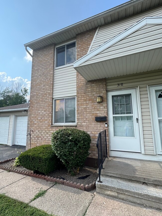 318 Fox Run in Rochester, NY - Building Photo - Building Photo