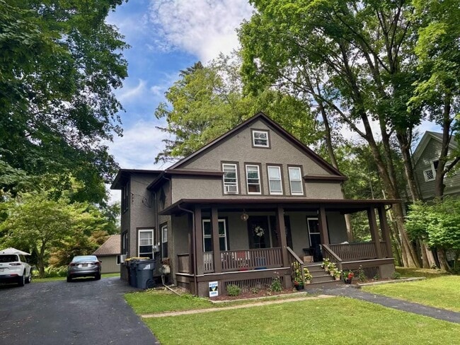 property at 7 Oakland Ave