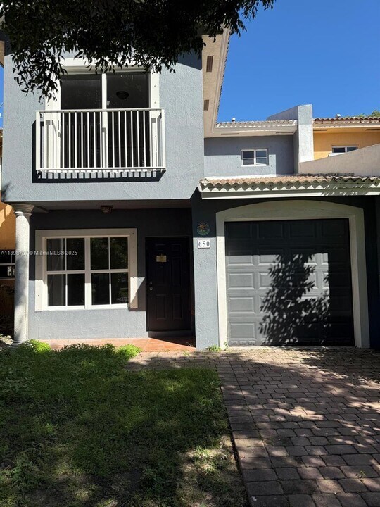 650 SW 11th St in Homestead, FL - Building Photo