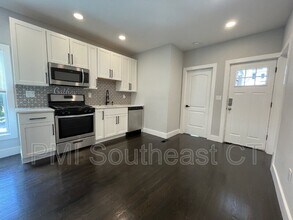 5 Hunters Rd in Norwich, CT - Building Photo - Building Photo