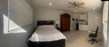 6820 Scott St in Hollywood, FL - Building Photo - Building Photo