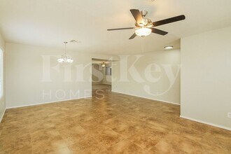 5878 E Cedarbird Dr in Tucson, AZ - Building Photo - Building Photo