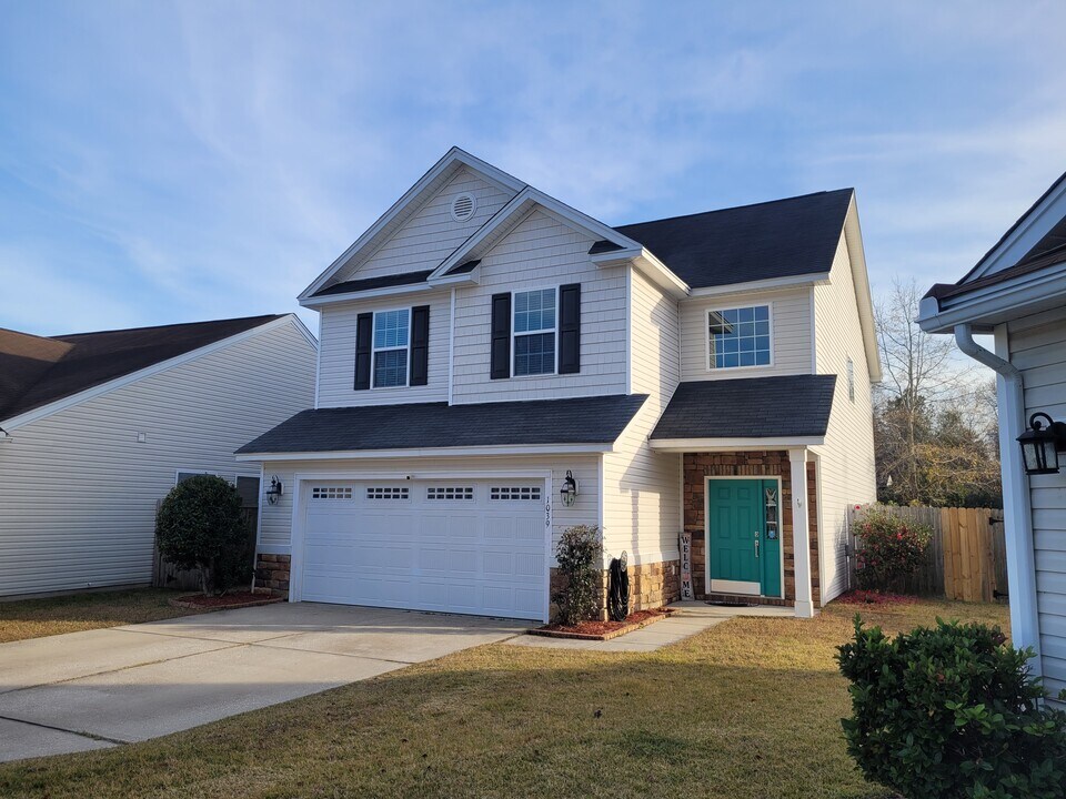 1039 Waterside Landing Way in Summerville, SC - Building Photo