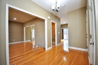 47 Chaponis Way in South Windsor, CT - Building Photo - Building Photo