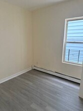 42 Purser Pl in Yonkers, NY - Building Photo - Building Photo