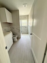 5136 Polk St in Houston, TX - Building Photo - Building Photo