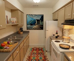 Robindale-East Apartments in Blytheville, AR - Building Photo