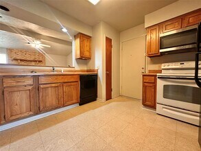1822 Willow Bend Dr in Wharton, TX - Building Photo - Building Photo
